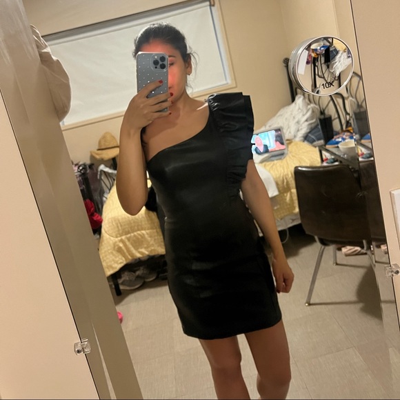 Dress - Picture 2 of 4